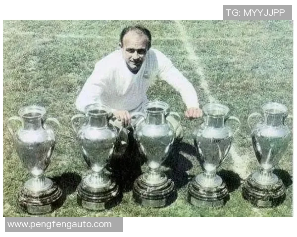 历届足球明星最强阵容盘点与分析揭示历史传奇球员的巅峰表现