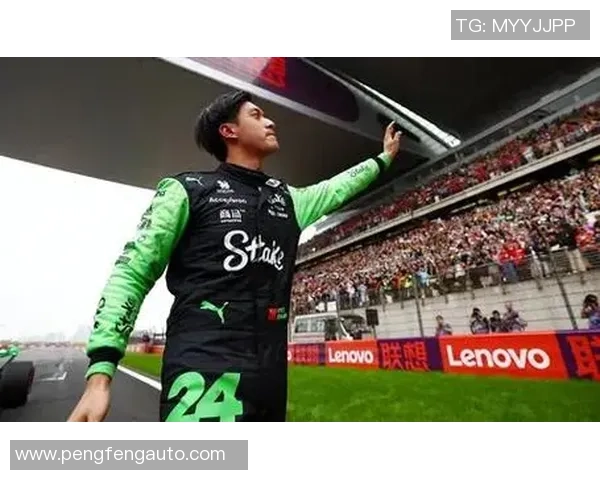 经典足球明星的荣耀与告别之路：回顾他们的传奇生涯与最后一战